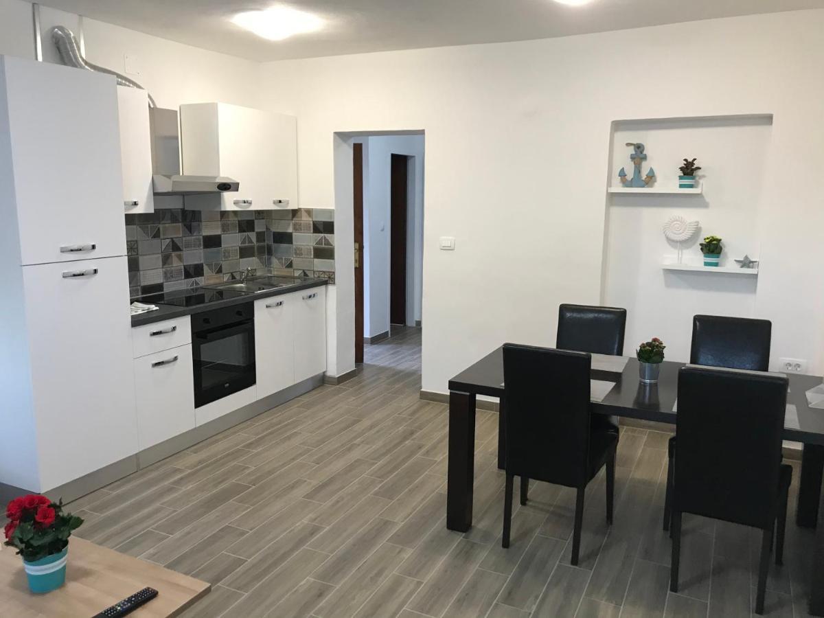 Apartments Lena Baška Kültér fotó